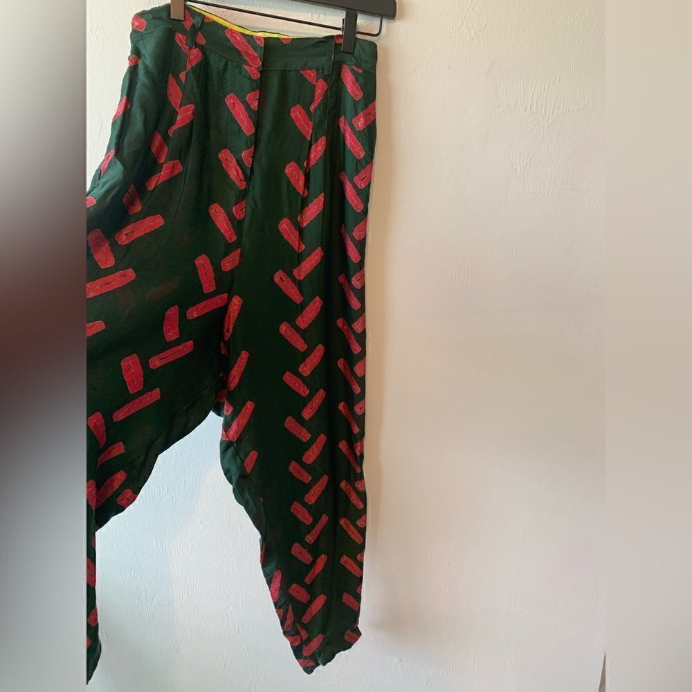 NORBLACK NORWHITE Green & Red Graphic Print Silk Tapered Pants Size S - Picture 8 of 8